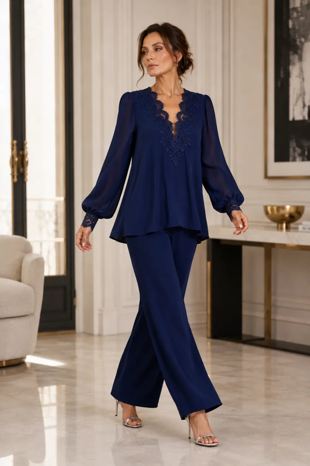 Victoria | Complete V-Neck with Layered Chiffon